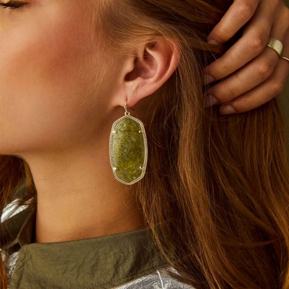 Danielle Kendra scott mint earrings - Picture 2 of 2